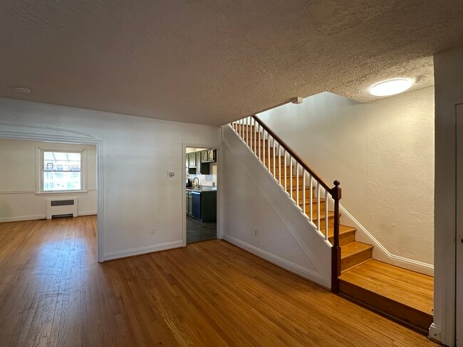 Entrada principal. - 3823 Crestlyn Rd