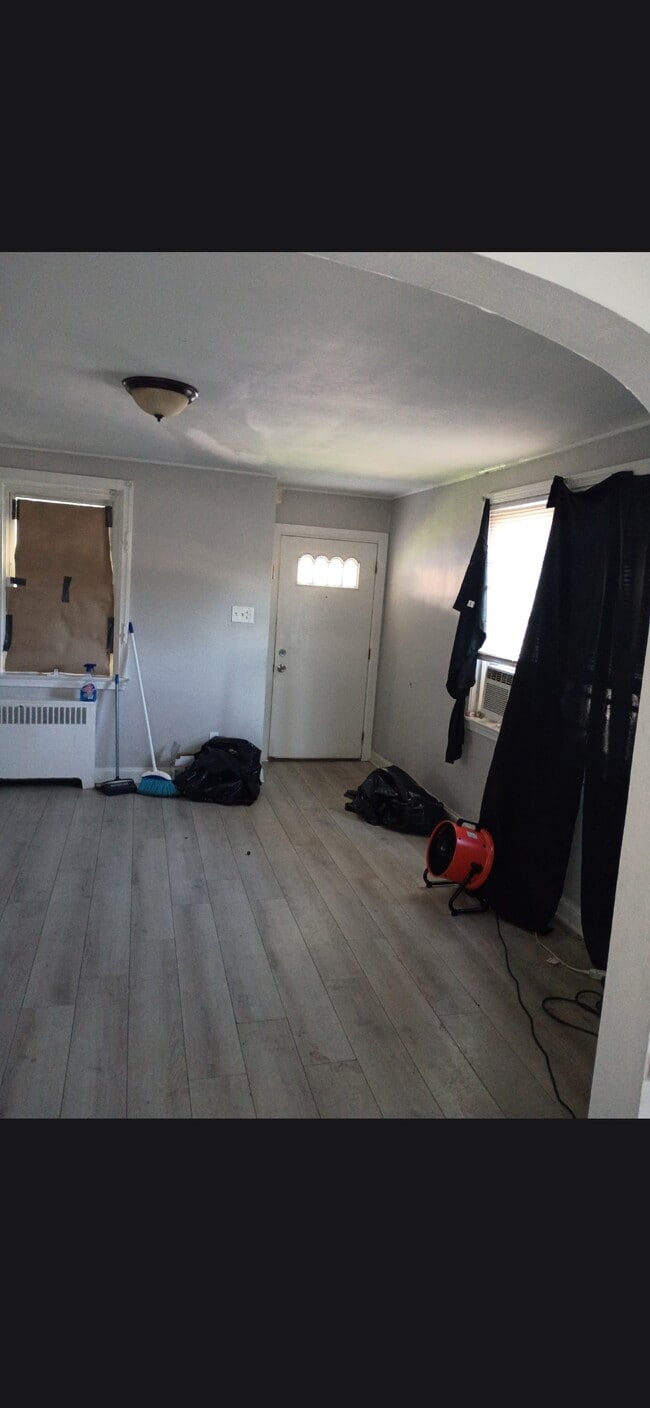 Photo - 487 Randolph St