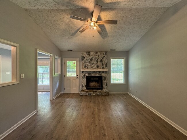 Photo - 572 Woodwind Dr