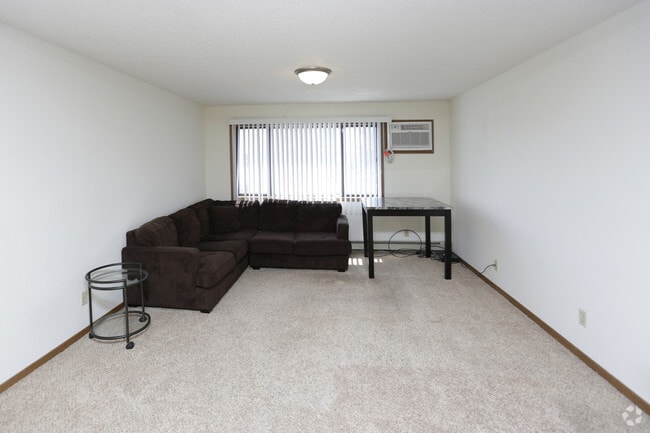 Photo - College Living St. Cloud