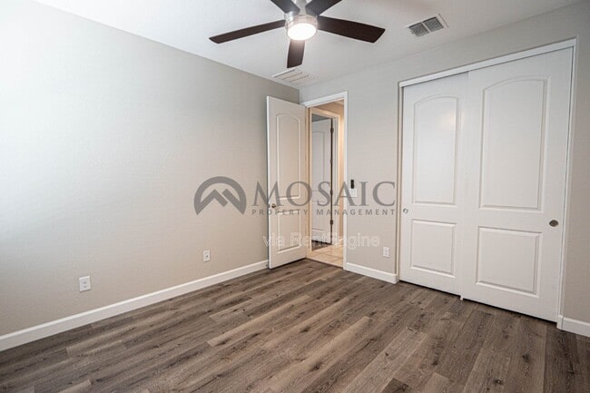 Building Photo - 763 W Brangus Way