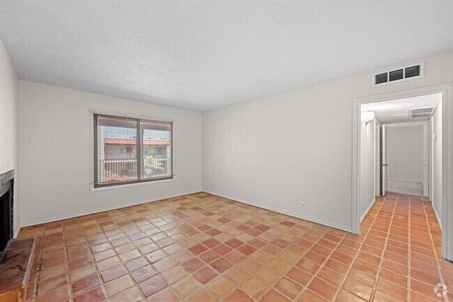 Building Photo - 505 W 7th St Unit 304 Rental
