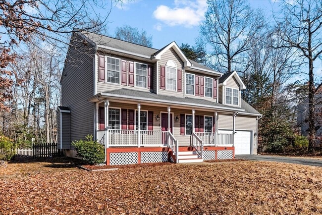 Photo - Near VRE and I-95!