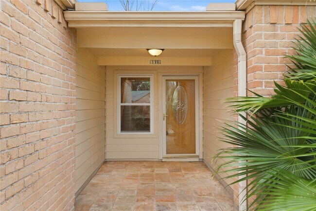 Photo - 8819 Kindlewood Dr