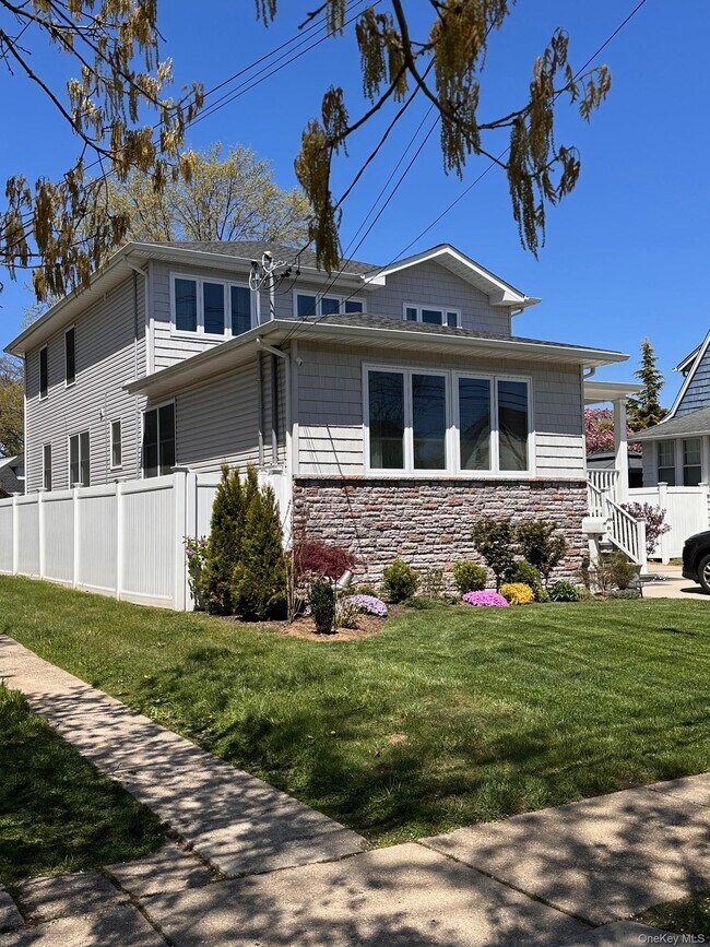 Photo - 84 Commonwealth Ave