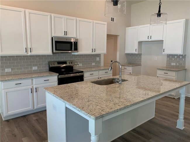 Photo - 755 Rodeo Dr