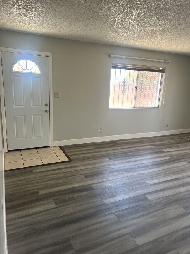 1309 E Cartier Ave Unit 2