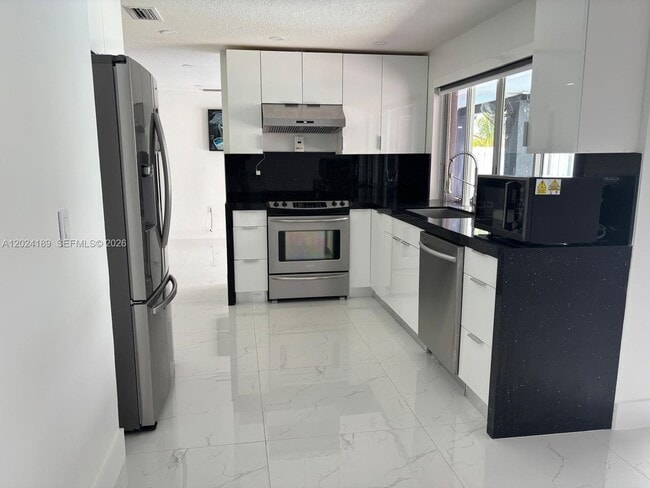 Photo - 8460 NW 21st St