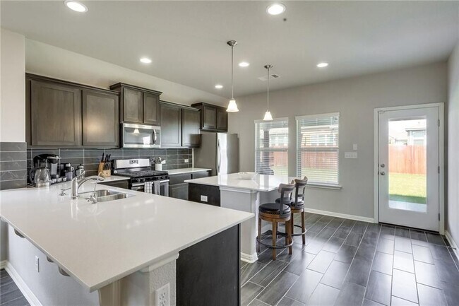 Photo - 8005 Mozart St