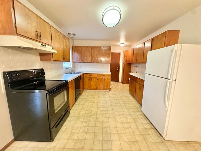 Photo - 745 Nyssa Dr