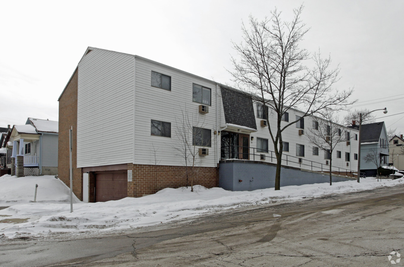 Photo - 939 E Homer St