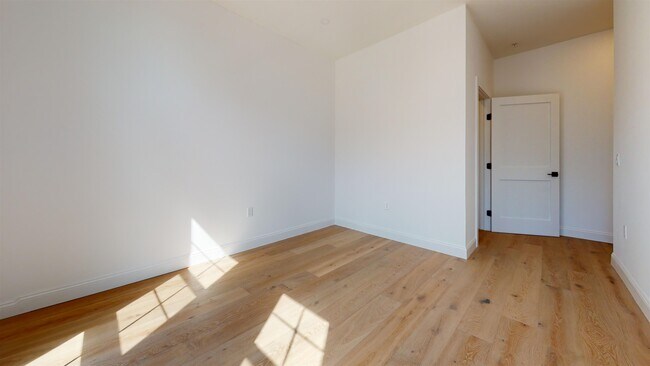 Photo - 580 Palisade Ave Unit 203