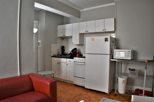 Building Photo - 20 Beacon St Unit 9L Rental