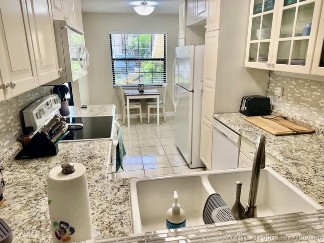 Photo - 901 Pinecrest Cir Unit B