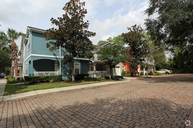 Building Photo - The Villas at Westchase Rental