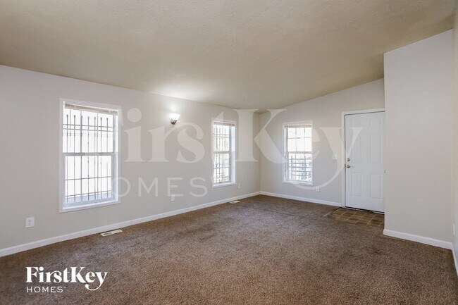 Photo - 5650 Askew Ave