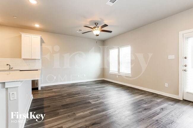 Photo - 357 N Centro Cir