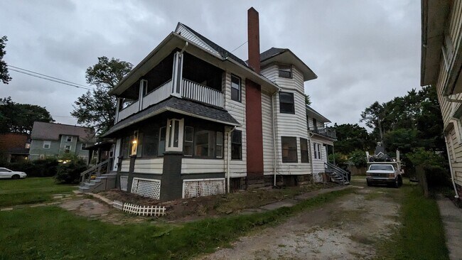 3404 Archwood Ave Unit 2