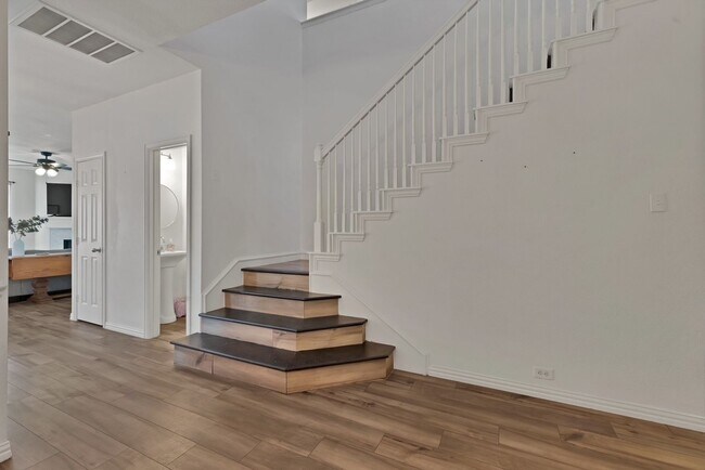 Photo - 1708 Kittyhawk Dr