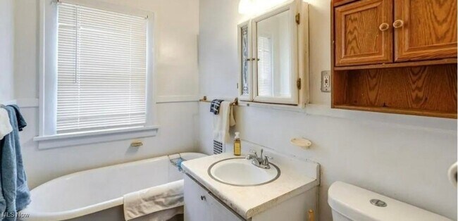 Photo - 14300 Darwin Ave