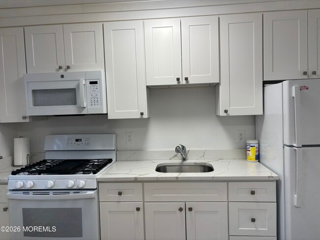 Photo - 528 Main St Unit 2