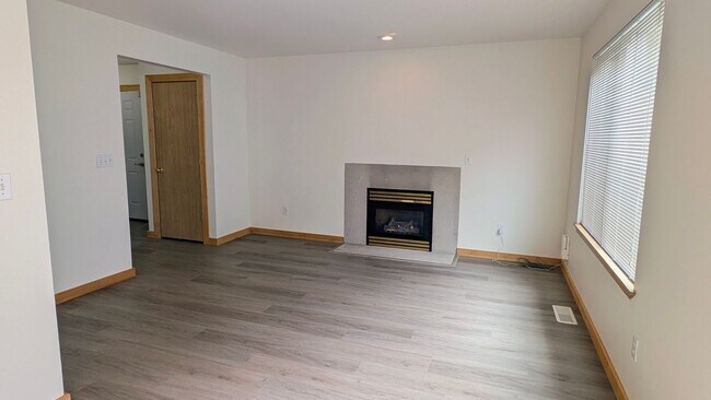 Photo - 6906 188th St NE