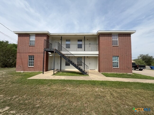 Building Photo - 1016 North Dr Unit A Rental