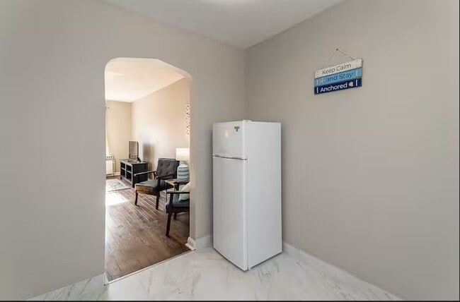201 3rd St Unit 5