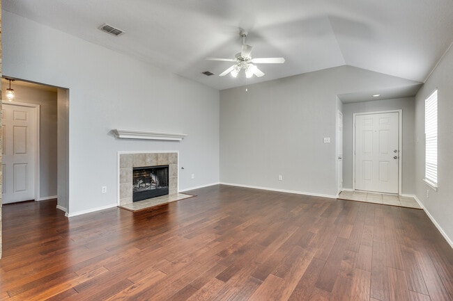 Photo - 1201 Roping Reins Way