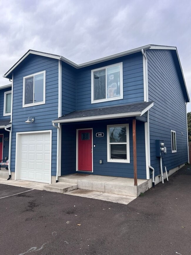 Building Photo - OWN962 Unit 845 W. OAK ST