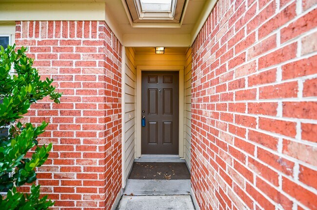 Photo - 2106 Castle Gardens Ln