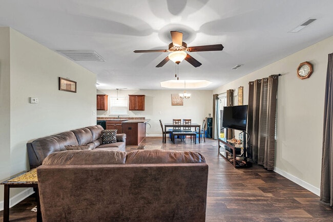 Photo - 308 Channel Run Ln