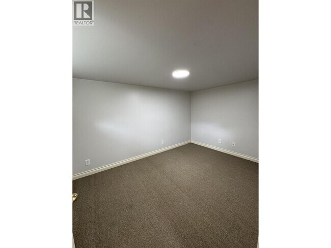 1758 Western Pkwy