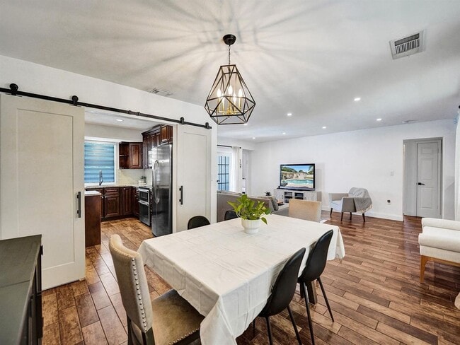 Photo - 4960 SW 89th Ave