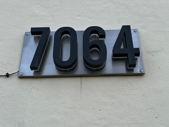 Loyola Beach Apartments