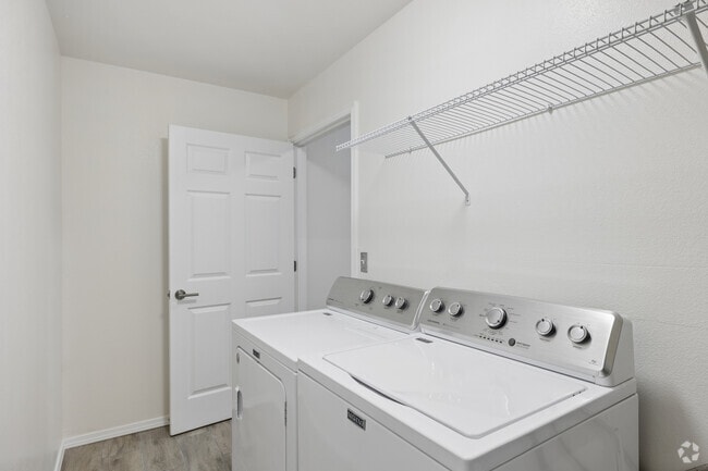 3BR, 3BA - 1316SF - In Unit Laundry