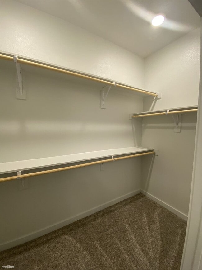 Photo - 1 br, 1 bath Condo - 102 E South St 201