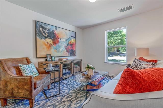Photo - 4204 S Cravens Rd