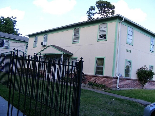 Photo - 2501 Cleburne St