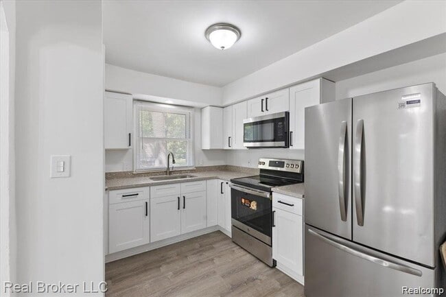 Photo - 19974 Ferguson St