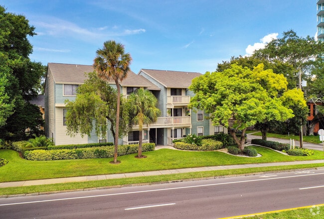 Photo - Bay Oaks