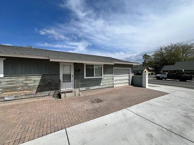 Photo - <b>Refreshed Two Bedroom Sparks Duplex<br><br>