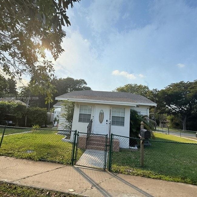 Building Photo - 12680 NE 3rd Ave