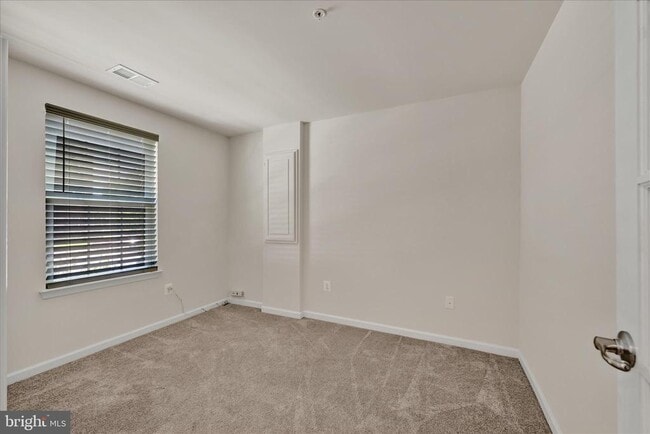 Photo - 10 Laurel Gate Ct
