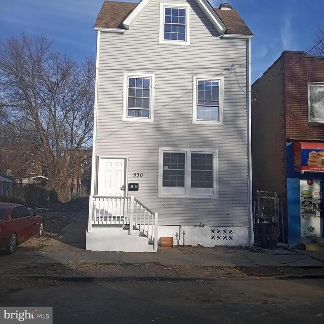 Building Photo - 530 Lamberton St Rental