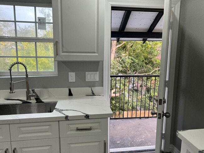 Photo - 4011 Delano St Unidad 4