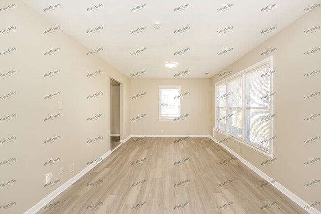 Photo - 1300 Ottawa Ave