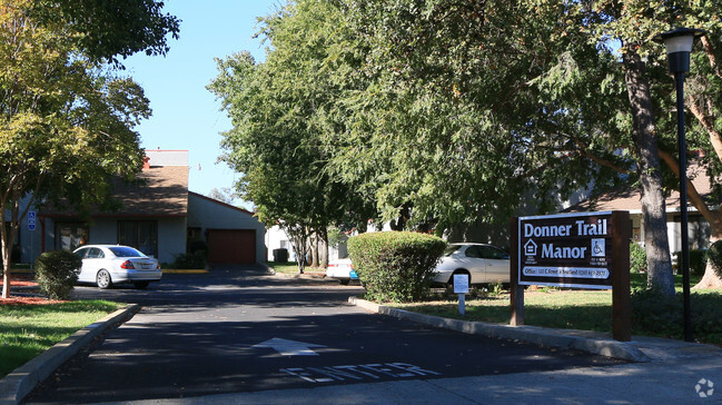 Donner Trail Manor - Donner Trail Manor Apartments