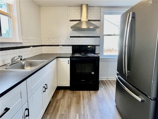 Photo - 8 N Rd Unit B