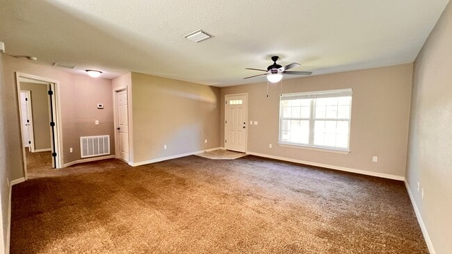 Photo - 3 BD/2BA Home in Beautiful Ocklawaha Ready for Move-In